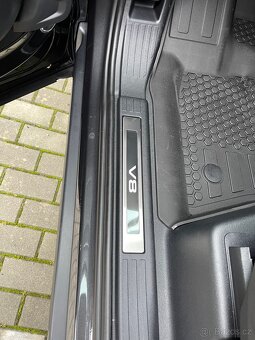 Land Rover Defender V8 - 7