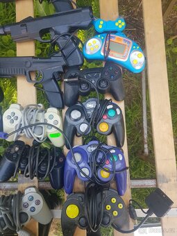 Konzole a ovladače na náhradní díly.xbox playstation - 7
