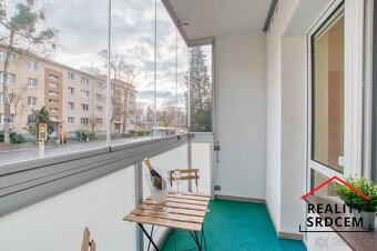 Pronájem bytu v os. vlast. o velikosti 1+kk/21 m2 + zasklená - 7