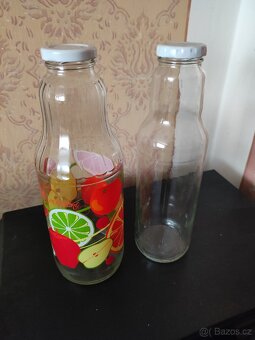 Láhve na alkohol a sklenice - 7