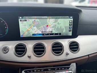 Mercedes E 300e 4MATIC: jako nový, 100% baterie, OFIC.ZÁRUKA - 7