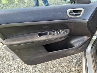 Peugeot 307 kombi 2,0i 16V - 7