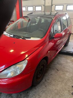 Peugeot 307 SW - díly z vozu - 7