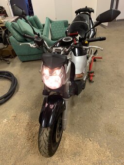 Suziki GSR 600 - 7