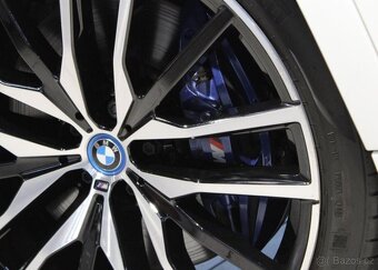 BMW X5 xDrive45e M Sport hybridní automat - 7