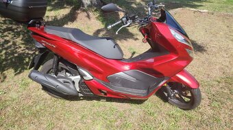 Prodám Honda PCX rok 2019 najeto 6000km - 7