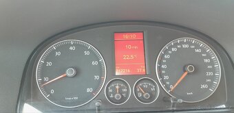 Volkswagen Touran 1.4 TSi  7 míst 2010 - 7