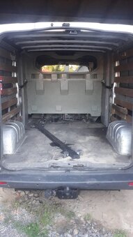 Opel Vivaro 2,5 - 7