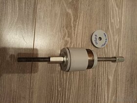 Stahovák nábojů kol s reverzním kladivem/ stahovák ložisek k - 7