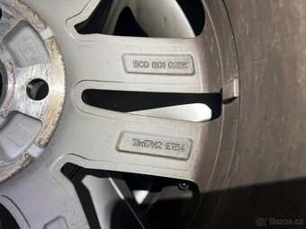 Originální kola Volkswagen R17 + zánovní Pirelli 225/45/17 - 7