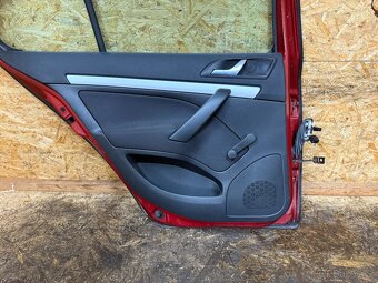 LEVÉ ZADNÍ DVEŘE ŠKODA OCTAVIA 2 SEDAN 9892 - 7