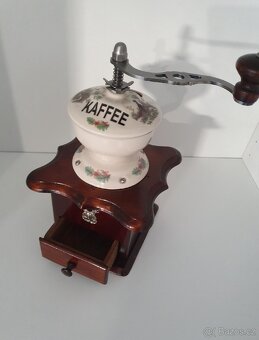 Mlýnek na kávu - 7