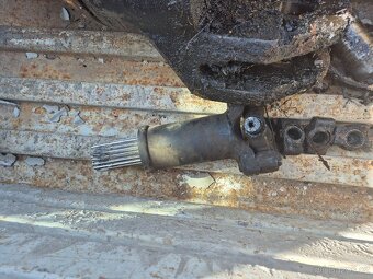 Vyvážečka John Deere 1110D, Valmet náhradní díly - 7