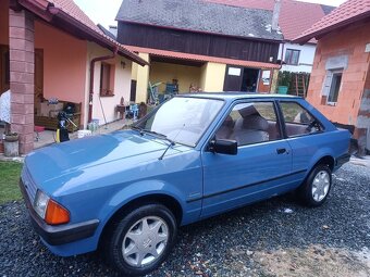 Ford Escort - 7