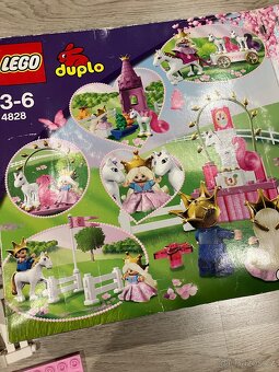 Lego Duplo 4828 Princezniny královské stáje - 7