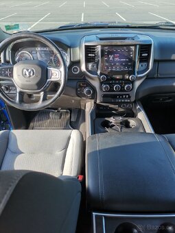 RAM 1500 rok 2019 4x4 5.7 HEMI Bighorn Crew Cab - 7