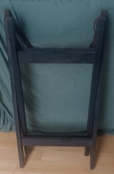 Velký dřevěný servírovací podnos se stojanem - 7