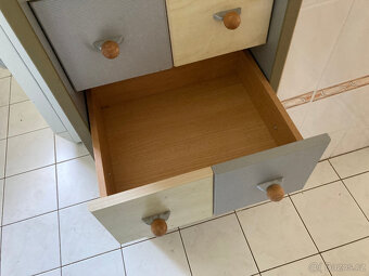 Skříňka koupelnová se zásuvkami za 500 kč - 7