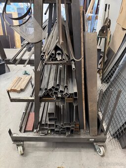 Pojízdný regál na kovový materiál - 7