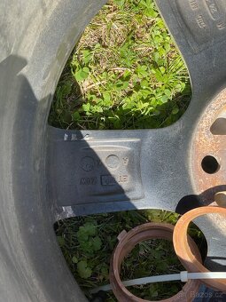 Sada alu kol Dezent s zimními pneumatika 235/60 R17. - 7