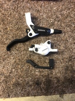 Brzdové páky a třmeny SHIMANO + zadni kol - 7