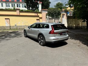 Volvo V60, CC B4 diesel (145kW) H/K Kamera NezTop - 7