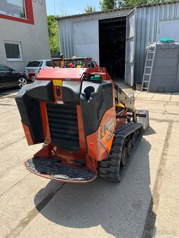 Pásový mininakladač Ditch Witch SK800 - 7