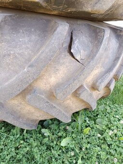 Prodám pneu 680/85 R32 - 7