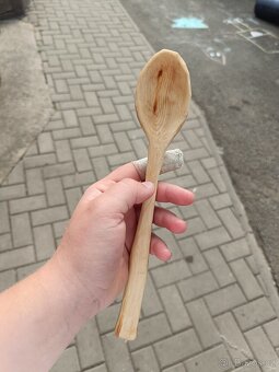 Dřevěné ručně vyřezávané dekorace - 7
