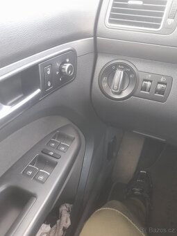 VW TOURAN DSG R.V. 2014 1.6 77KW - 7