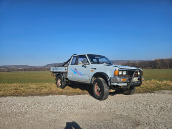 Nissan Datsun pick-up 1984 4x4 sklapač - 7