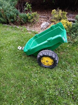 Šlapací traktor John Deere - 7