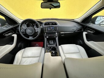 Jaguar F-Pace Portfolio 3.0TD/221kW 1.Maj. r.v.2016 PANORAMA - 7