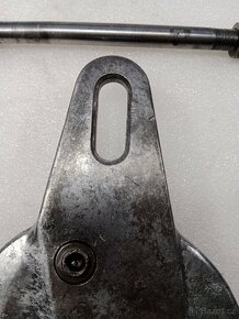 ČZ 125 & 150 C OSA ZADNÍHO KOLA NEODPRUŽENÁ ORIGINÁL - 7
