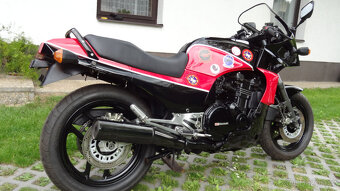 Kawasaki GPZ 900 Top Gun - 7