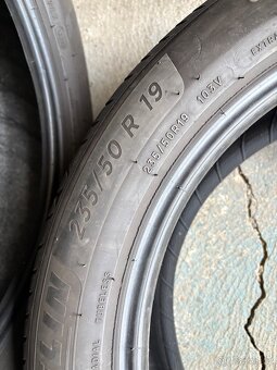 Letni pneu 235 50 19 - 7
