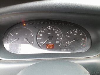 Renault megane scenic 1,6 - 7