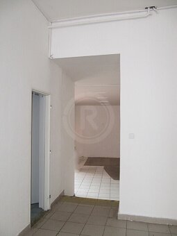 PRONÁJEM OBCHODNÍHO PROSTORU, LANNOVA TŘ., ČB - 7