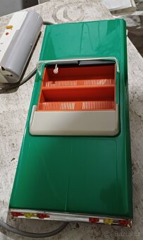 Sběratelské retro elektro-auto z 60. let s dálkovým ovládání - 7