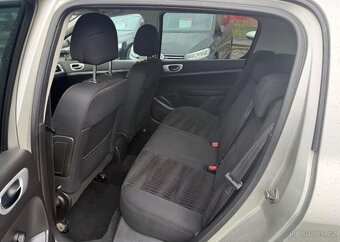 Peugeot 307 1.6i KLIMA benzín manuál 80 kw - 7