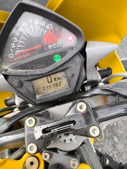 Cagiva raptor 650 - 7