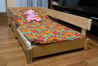 Dětská pěkná malá dřevěná postýlka-lehátko.+matrace - 7