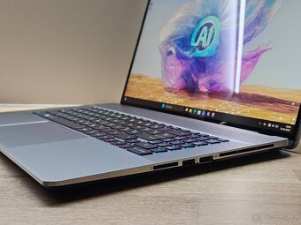 17" 165HZ DOTYKOVÝ_MSI CREATOR Z17HX_i9_64GB_RTX 4070 8GB - 7