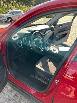 Alfa Romeo Stelvio - 7