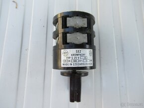Vypinač TYP S 25 V, nový-selenový usměrňovač Sj 12 6/0,5 - 7