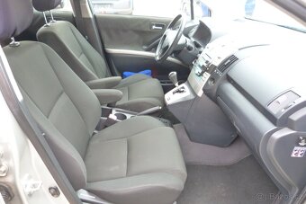 Toyota Corola Verso 1.8i 16v automat 7 míst - 7