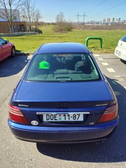 Honda Accord 1.8 - 7