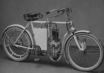 díly nebo torzo motocyklu lk - 7