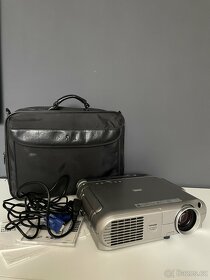 Projektor Toshiba TLP681 - 7
