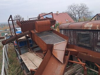 Třídička zeminy - 7